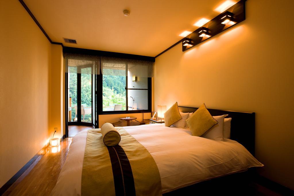 Shinshiyo Hotel Hita Exterior foto